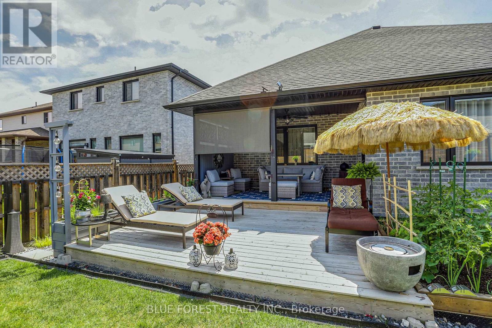 17 Royal Crescent, Southwold, Ontario  N5P 3T2 - Photo 34 - X12089940