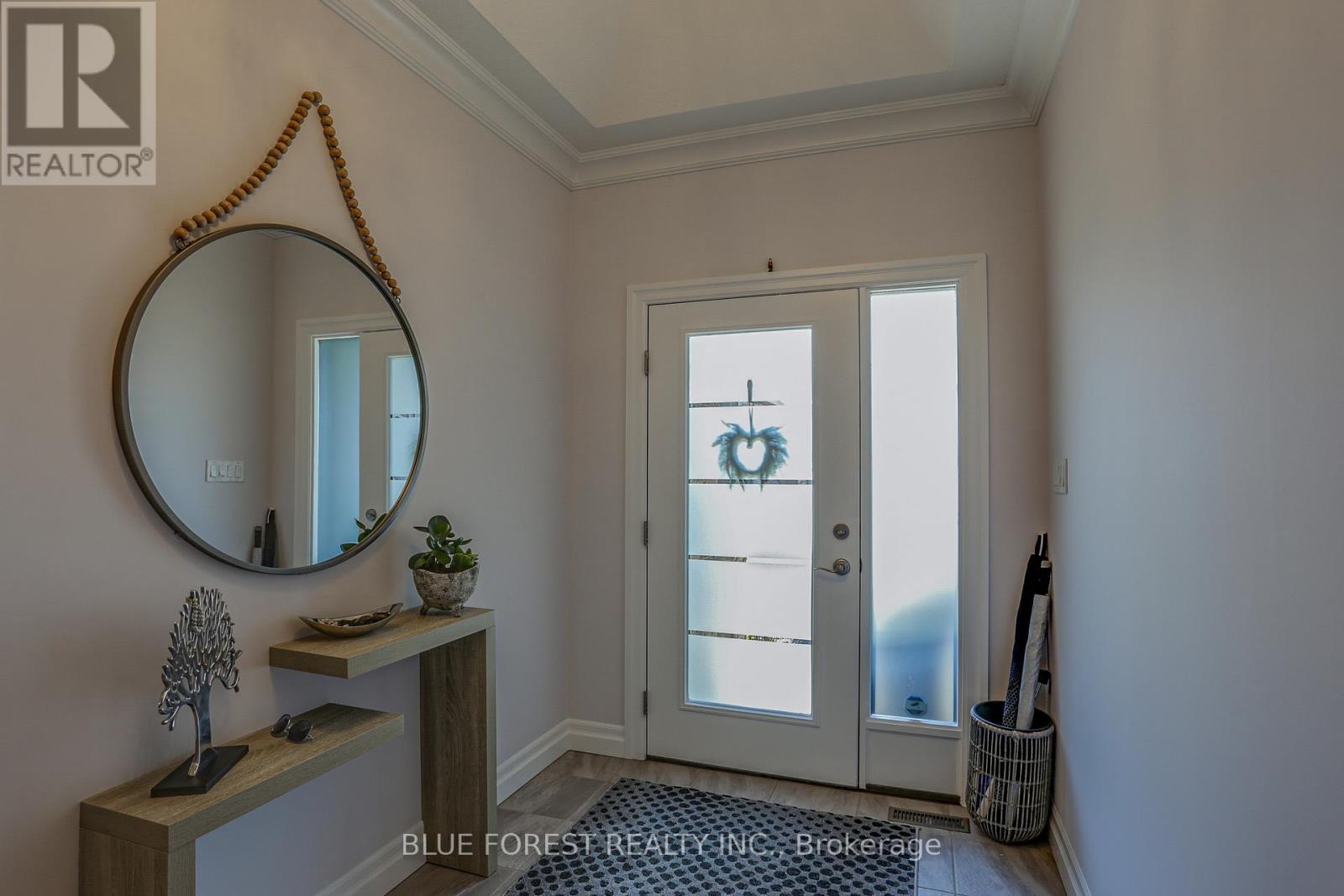 17 Royal Crescent, Southwold, Ontario  N5P 3T2 - Photo 4 - X12089940