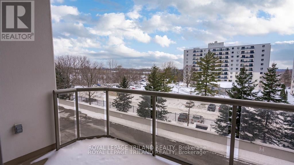 Photo 15 of 15 for 314 - 353 Commissioners Road W