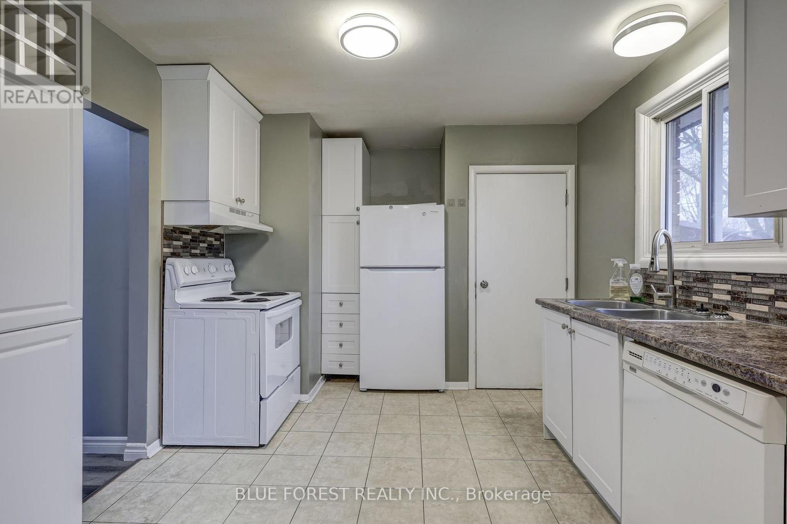 375 Dieppe Street, London South, Ontario  N5Z 3A7 - Photo 6 - X12090292
