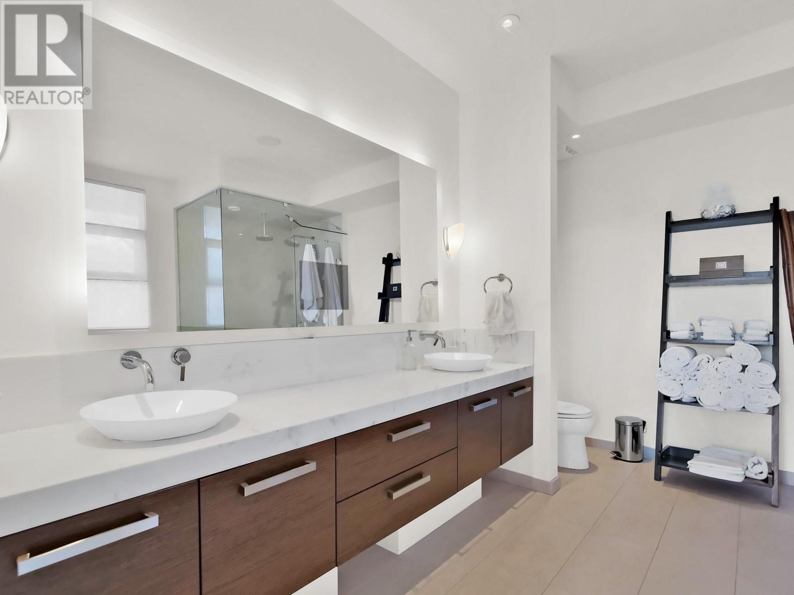 Property at 2096 Abbott Street image 2