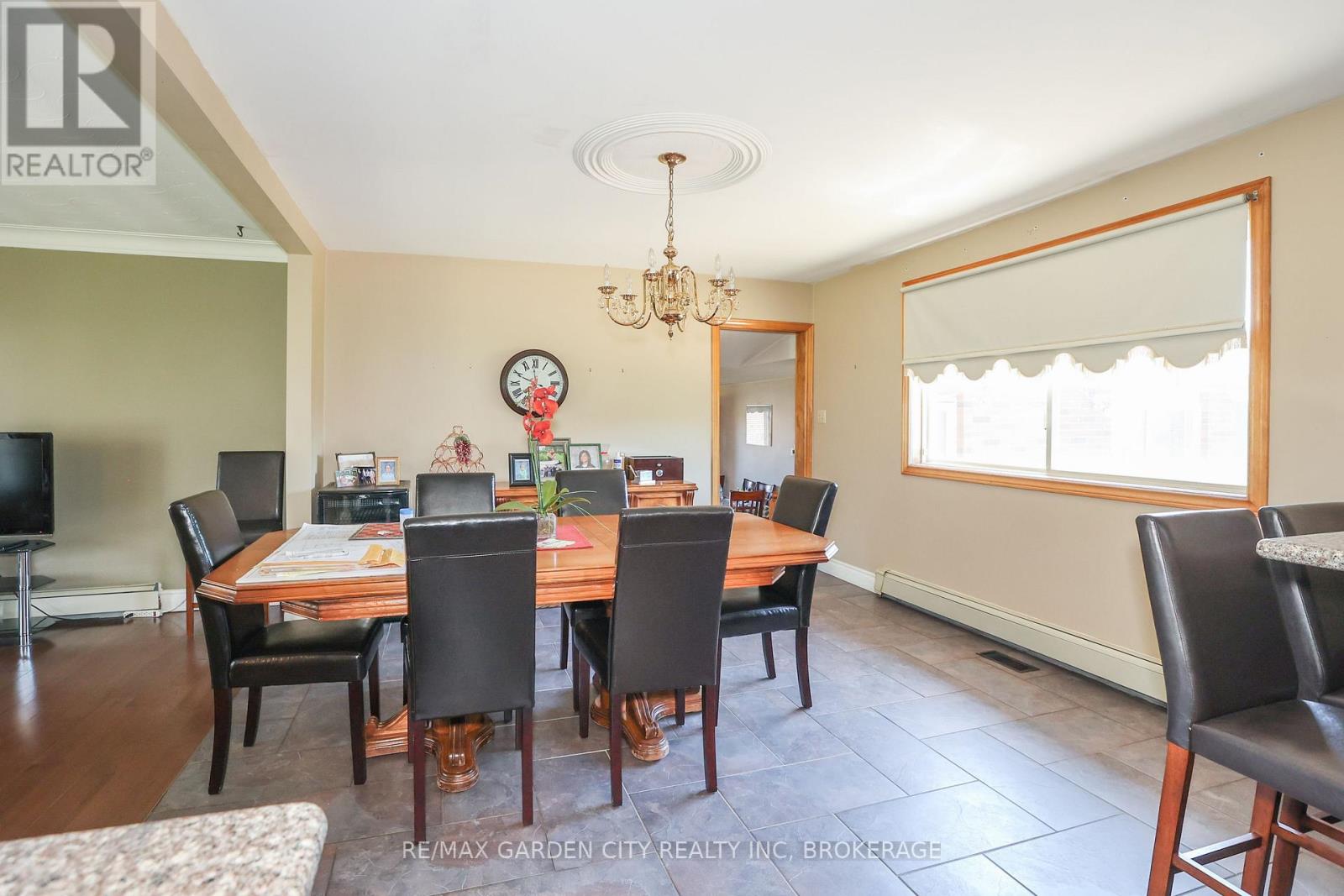 21 Scott Street E, Niagara-On-The-Lake, Ontario  L0S 1J0 - Photo 11 - X12090406