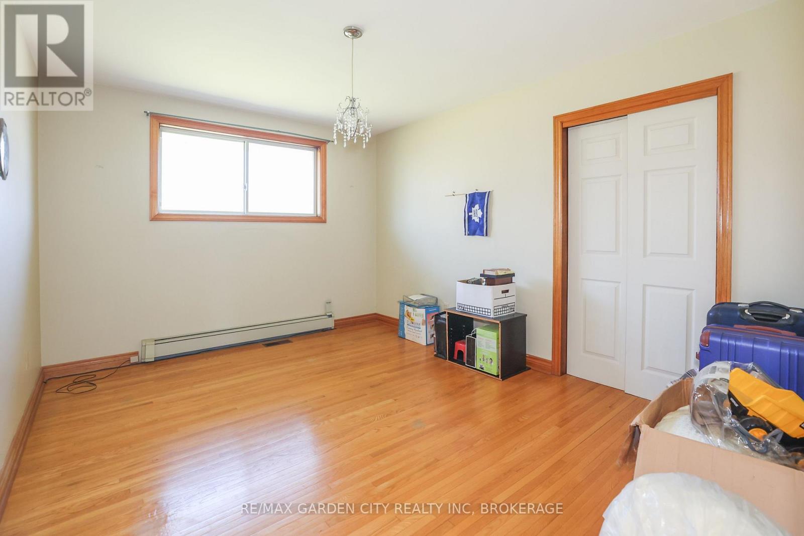 21 Scott Street E, Niagara-On-The-Lake, Ontario  L0S 1J0 - Photo 12 - X12090406