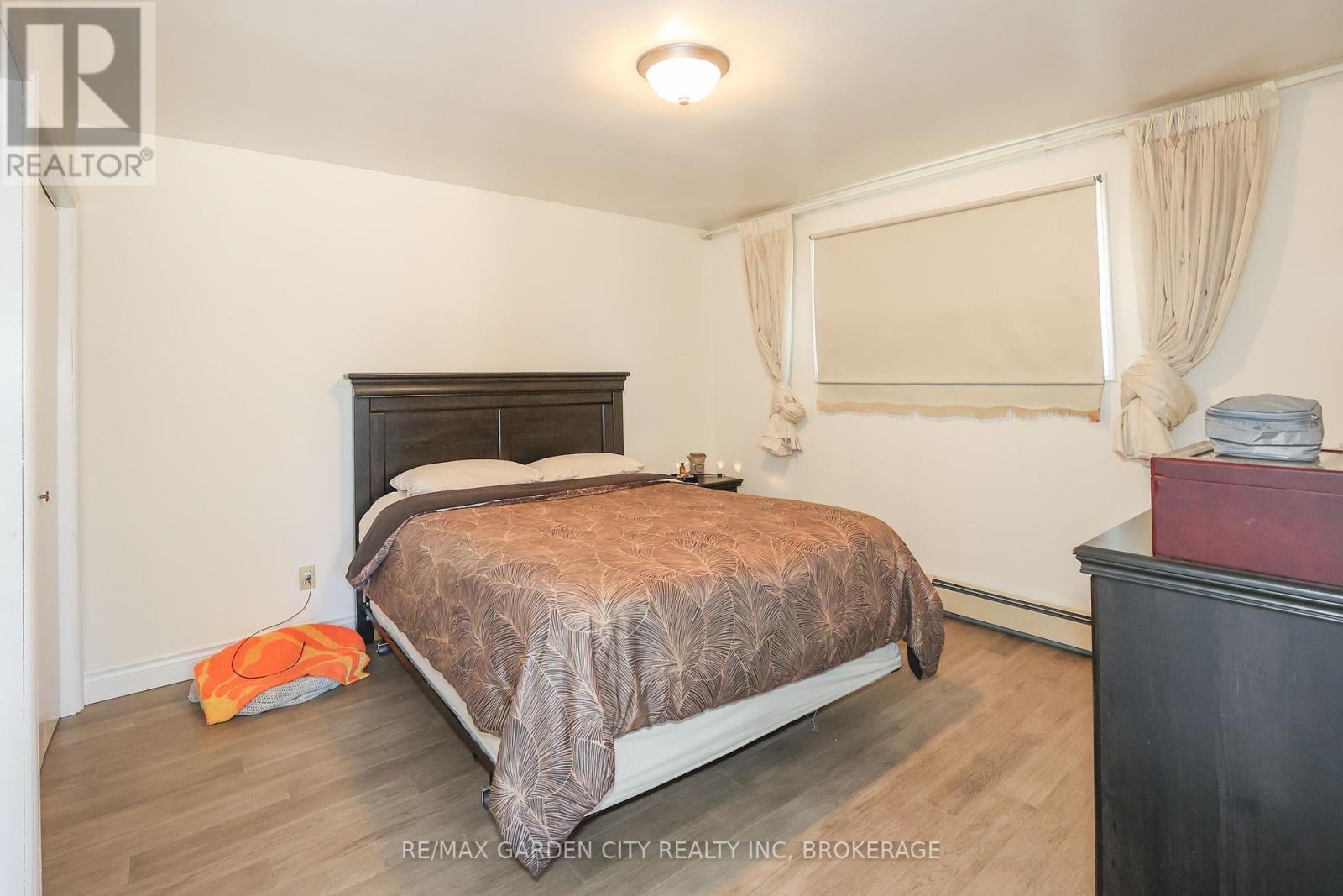 21 Scott Street E, Niagara-On-The-Lake, Ontario  L0S 1J0 - Photo 22 - X12090406