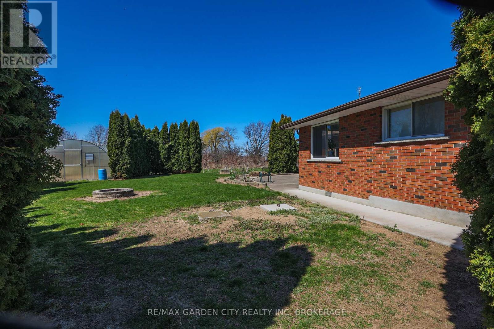 Property at 21 SCOTT STREET E image 4