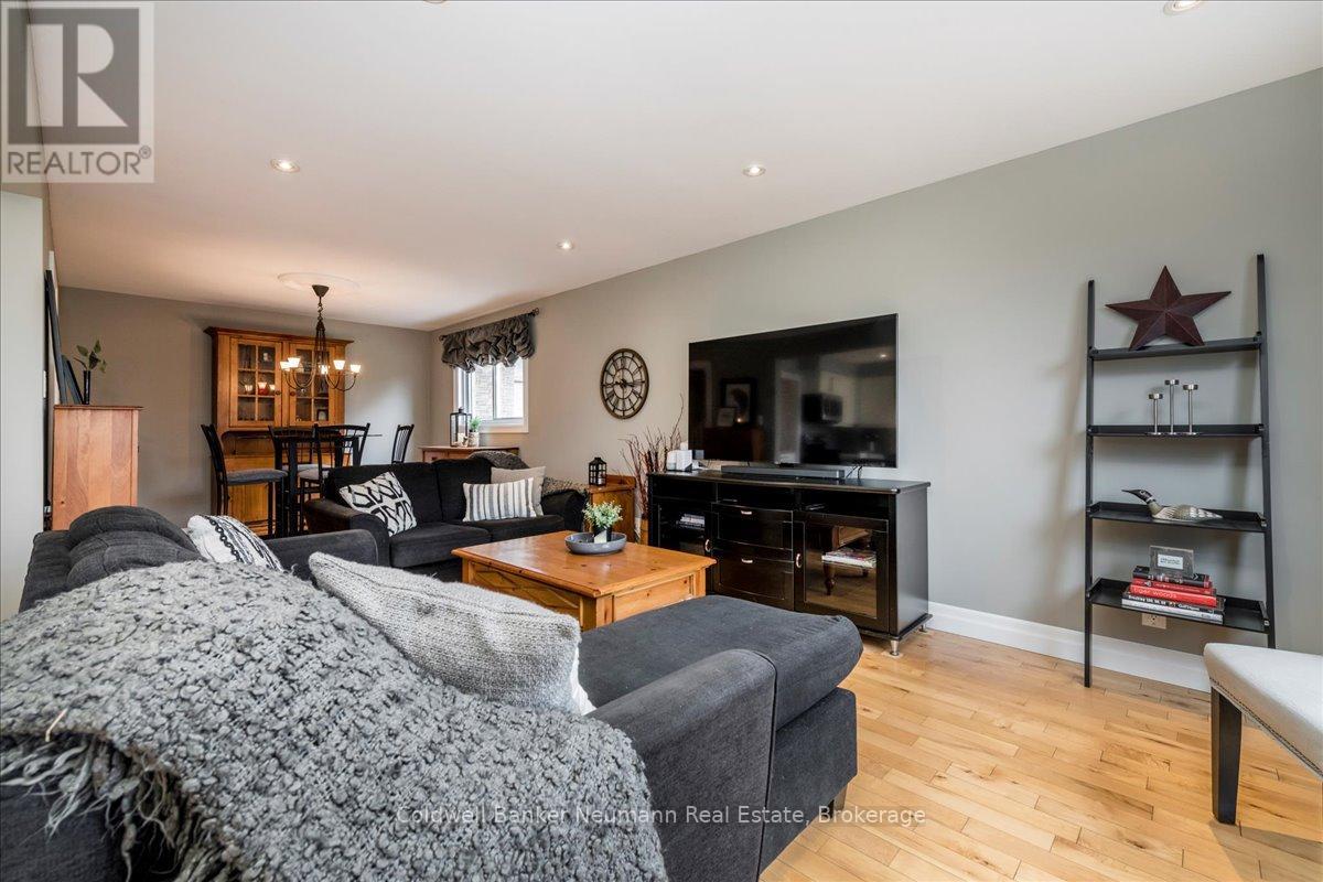 77 Imperial Crescent, Bradford West Gwillimbury, Ontario  L3Z 2N5 - Photo 13 - N12089507
