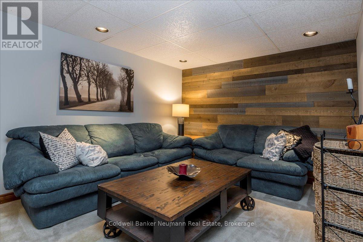 77 Imperial Crescent, Bradford West Gwillimbury, Ontario  L3Z 2N5 - Photo 25 - N12089507