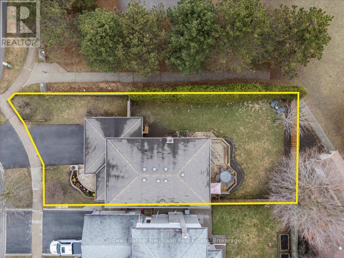 77 Imperial Crescent, Bradford West Gwillimbury, Ontario  L3Z 2N5 - Photo 33 - N12089507