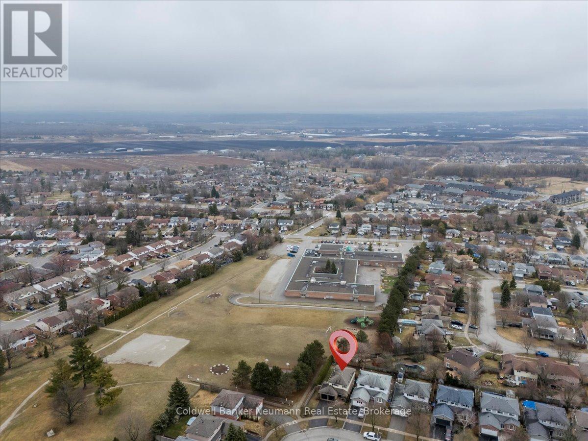 77 Imperial Crescent, Bradford West Gwillimbury, Ontario  L3Z 2N5 - Photo 34 - N12089507