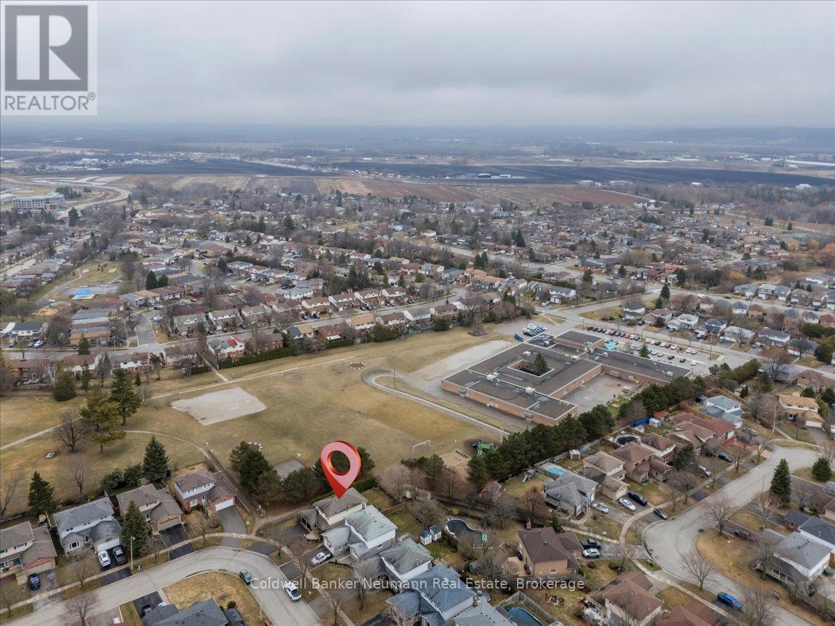 77 Imperial Crescent, Bradford West Gwillimbury, Ontario  L3Z 2N5 - Photo 35 - N12089507