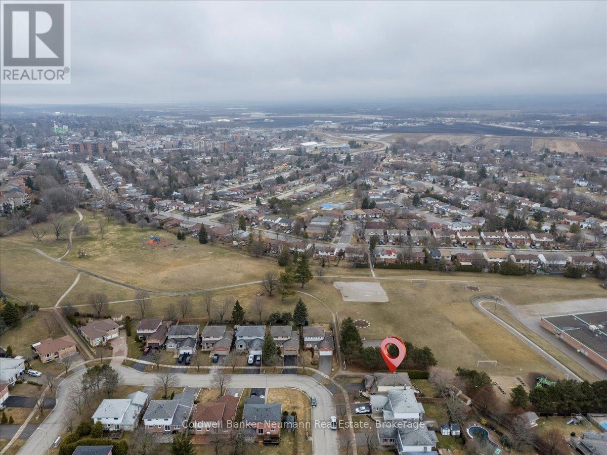 77 Imperial Crescent, Bradford West Gwillimbury, Ontario  L3Z 2N5 - Photo 36 - N12089507