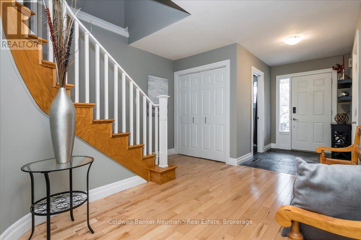 77 Imperial Crescent, Bradford West Gwillimbury, Ontario  L3Z 2N5 - Photo 5 - N12089507