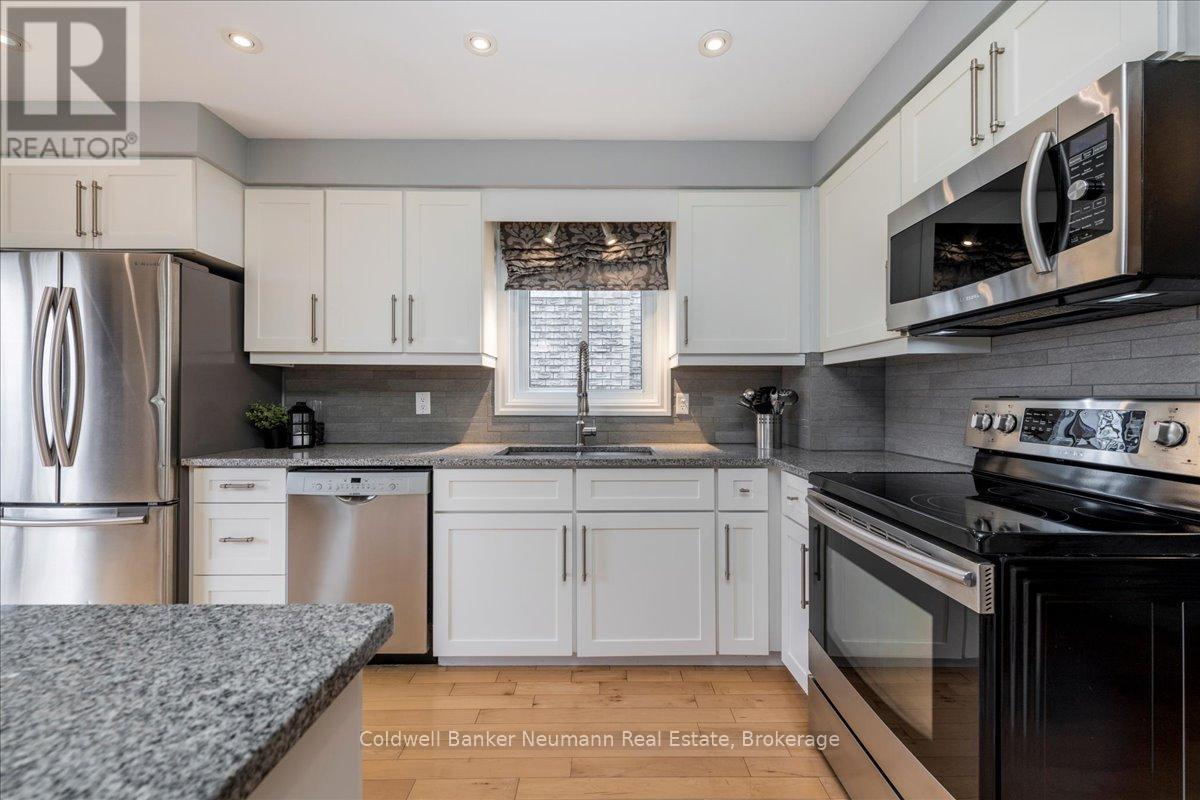 77 Imperial Crescent, Bradford West Gwillimbury, Ontario  L3Z 2N5 - Photo 8 - N12089507