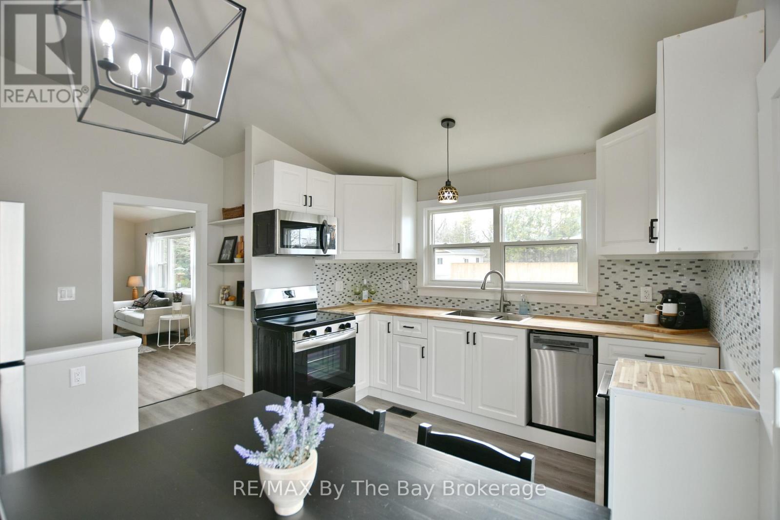 85 Huron Street, Collingwood, Ontario  L9Y 1C7 - Photo 10 - S12089443