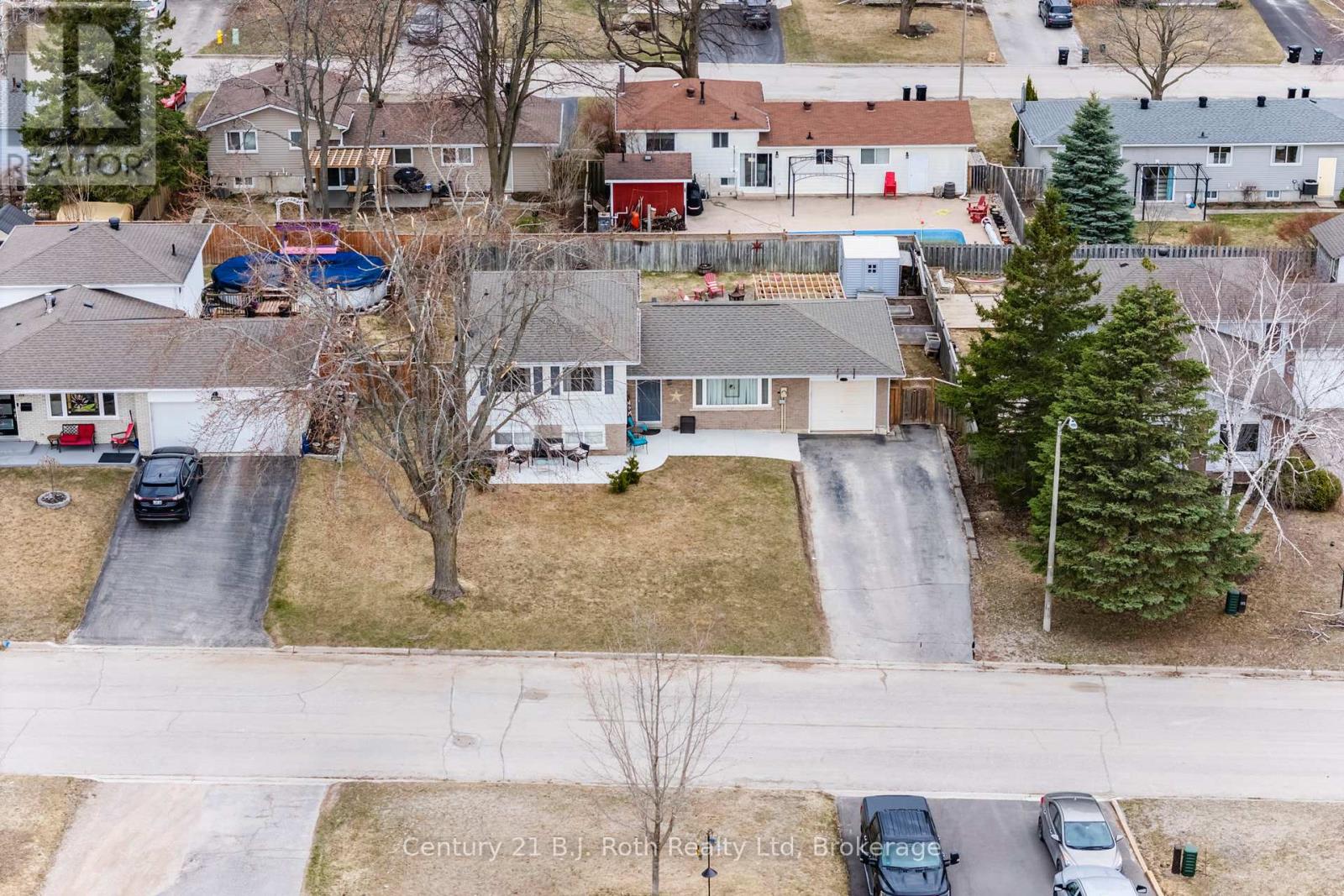 1055 Glen Eagles Crescent, Midland, Ontario  L4R 2R2 - Photo 38 - S12089575