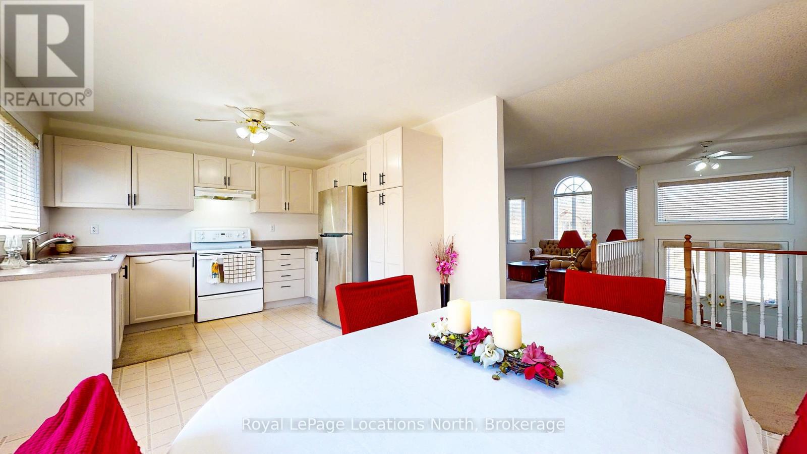 21 Briarwood Place, Wasaga Beach, Ontario  L9Z 2N9 - Photo 4 - S12089770