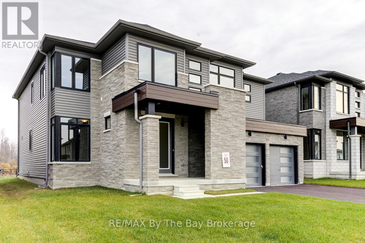 Property at 20 ROSANNE CIRCLE image 1