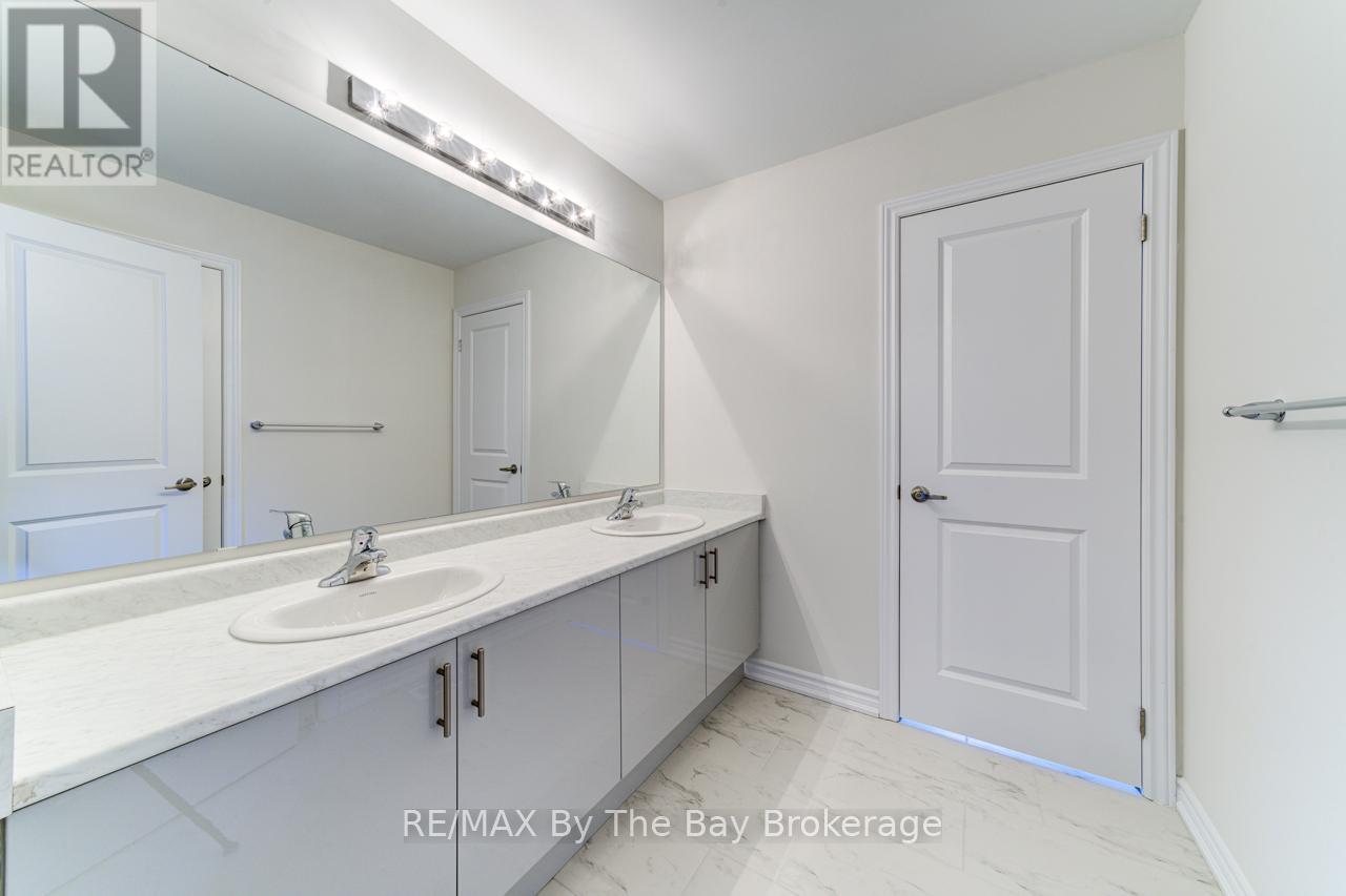 20 Rosanne Circle, Wasaga Beach, Ontario  L9Z 0N8 - Photo 34 - S12089797