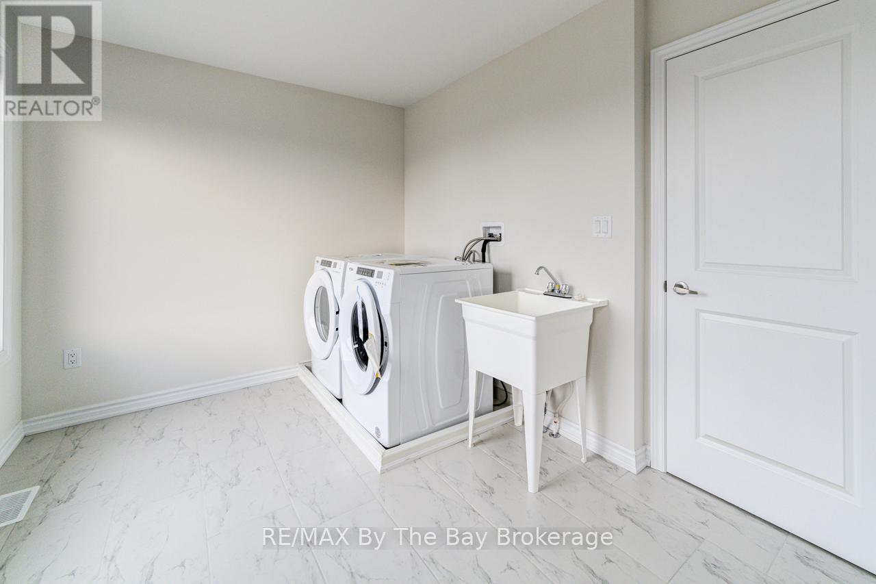 20 Rosanne Circle, Wasaga Beach, Ontario  L9Z 0N8 - Photo 37 - S12089797