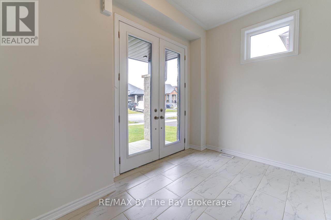 Property at 20 ROSANNE CIRCLE image 4