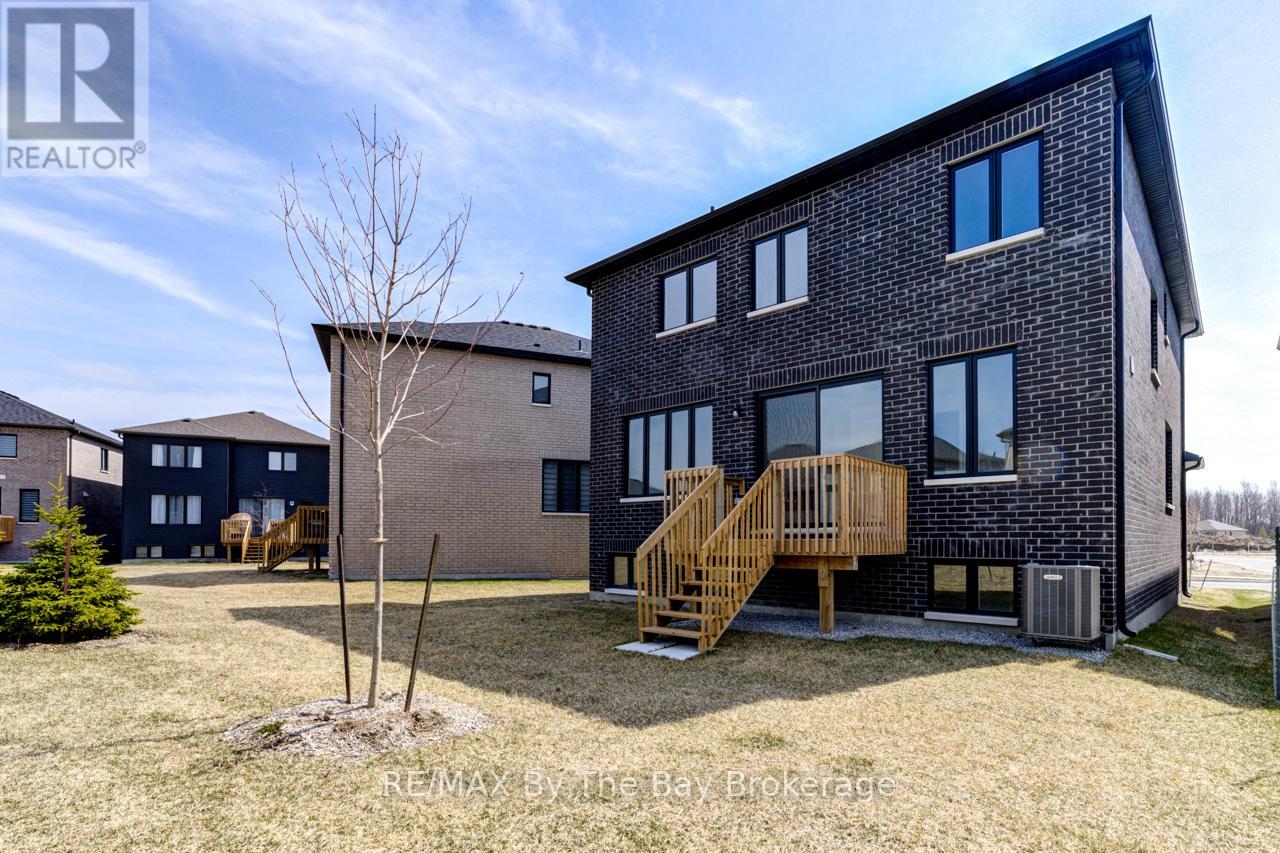 67 Nicort Road, Wasaga Beach, Ontario  L9Z 0N1 - Photo 37 - S12089798