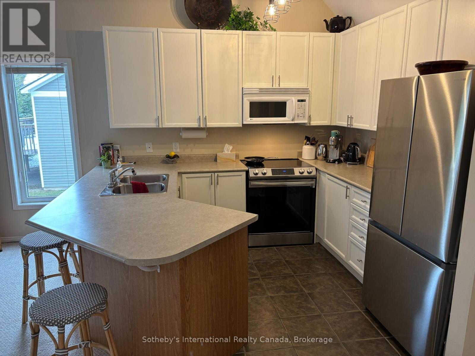 64 Green Briar Drive, Collingwood, Ontario  L9Y 5J2 - Photo 4 - S12089809