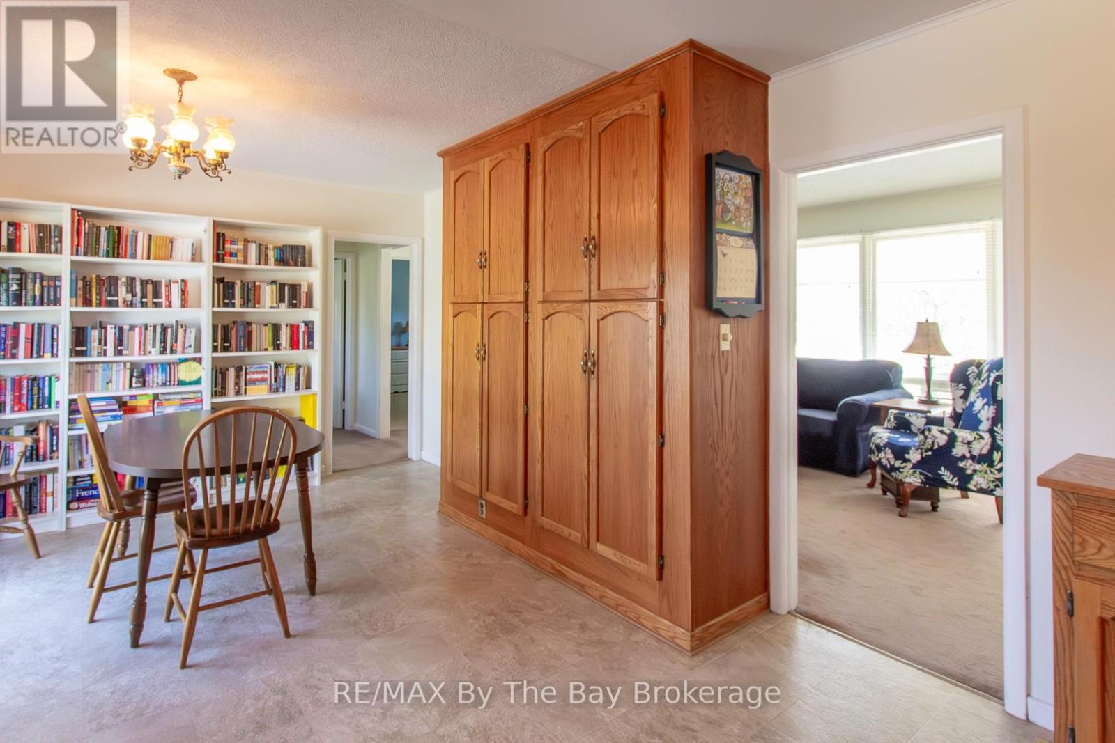 208 Jane Street, Clearview, Ontario  L0M 1S0 - Photo 10 - S12089815