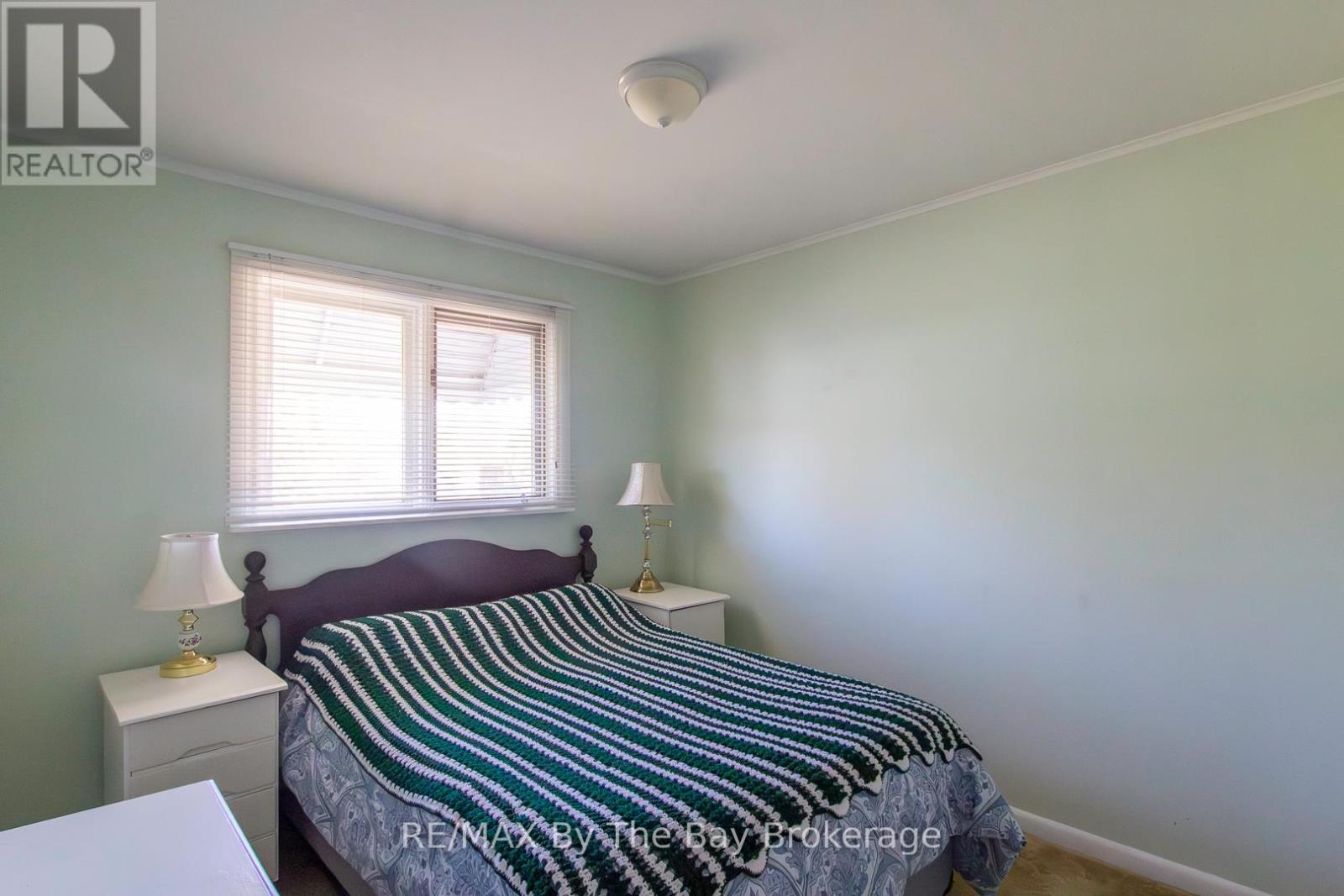 208 Jane Street, Clearview, Ontario  L0M 1S0 - Photo 26 - S12089815