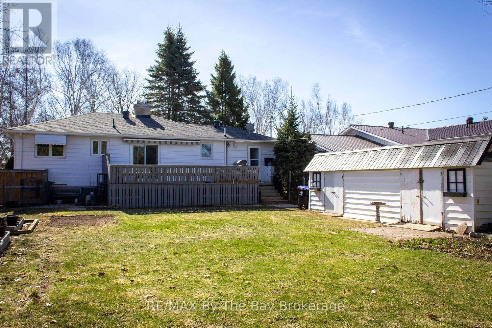 208 Jane Street, Clearview, Ontario  L0M 1S0 - Photo 6 - S12089815