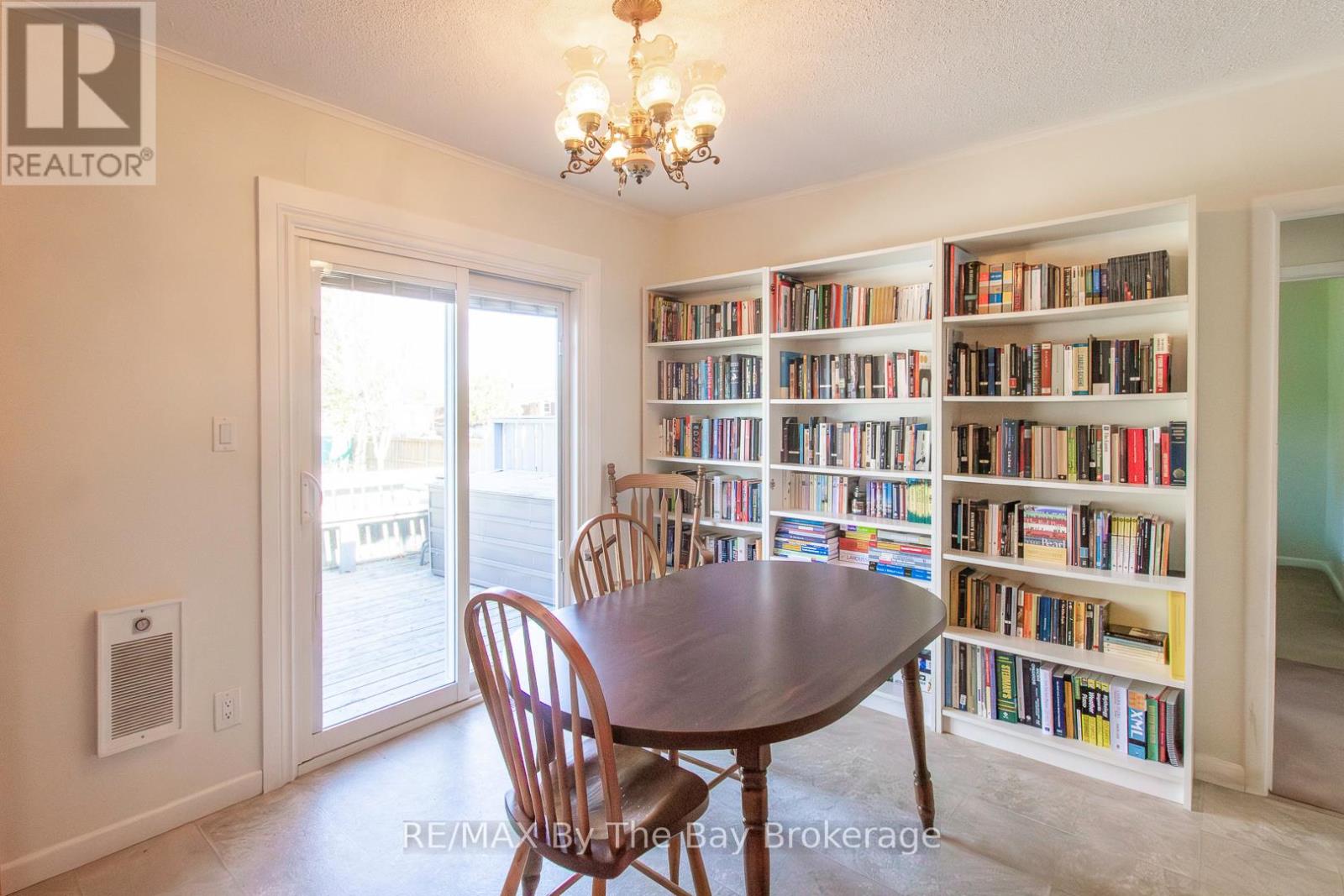 208 Jane Street, Clearview, Ontario  L0M 1S0 - Photo 9 - S12089815