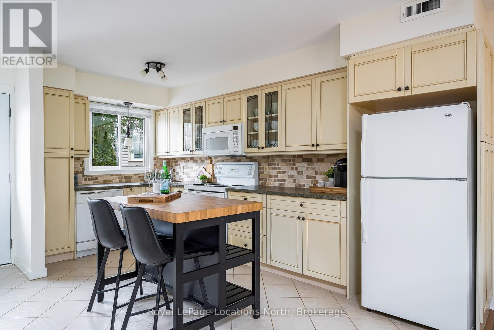 138 Escarpment Crescent, Collingwood, Ontario  L9Y 5B4 - Photo 2 - S12089818