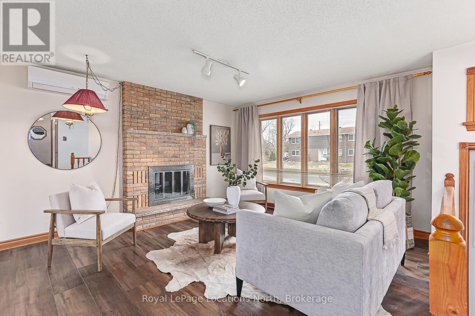 211 Seventh Street, Collingwood, Ontario  L9Y 4R4 - Photo 4 - S12090008