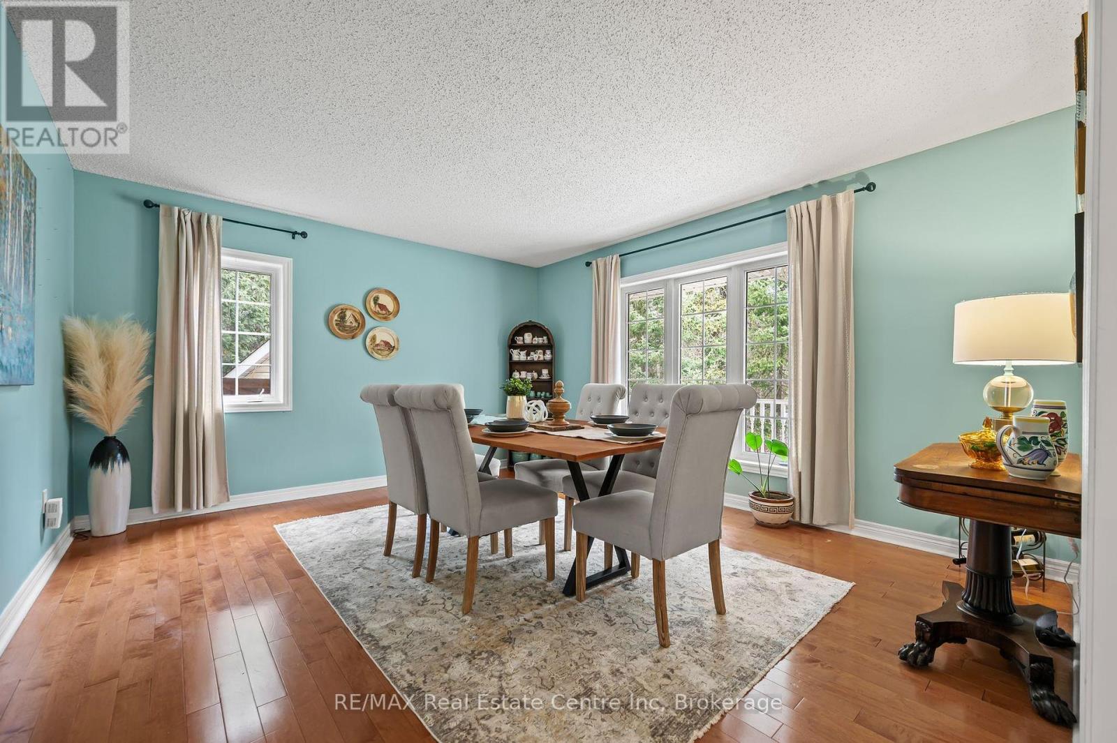5120 Pineridge Drive, Milton, Ontario  L7J 2L7 - Photo 13 - W12090225