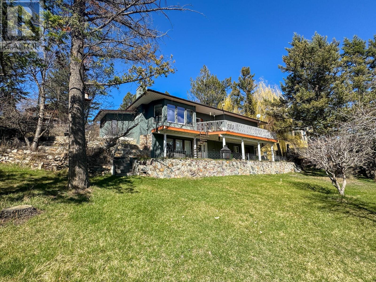 1325 12 Avenue, Invermere, British Columbia