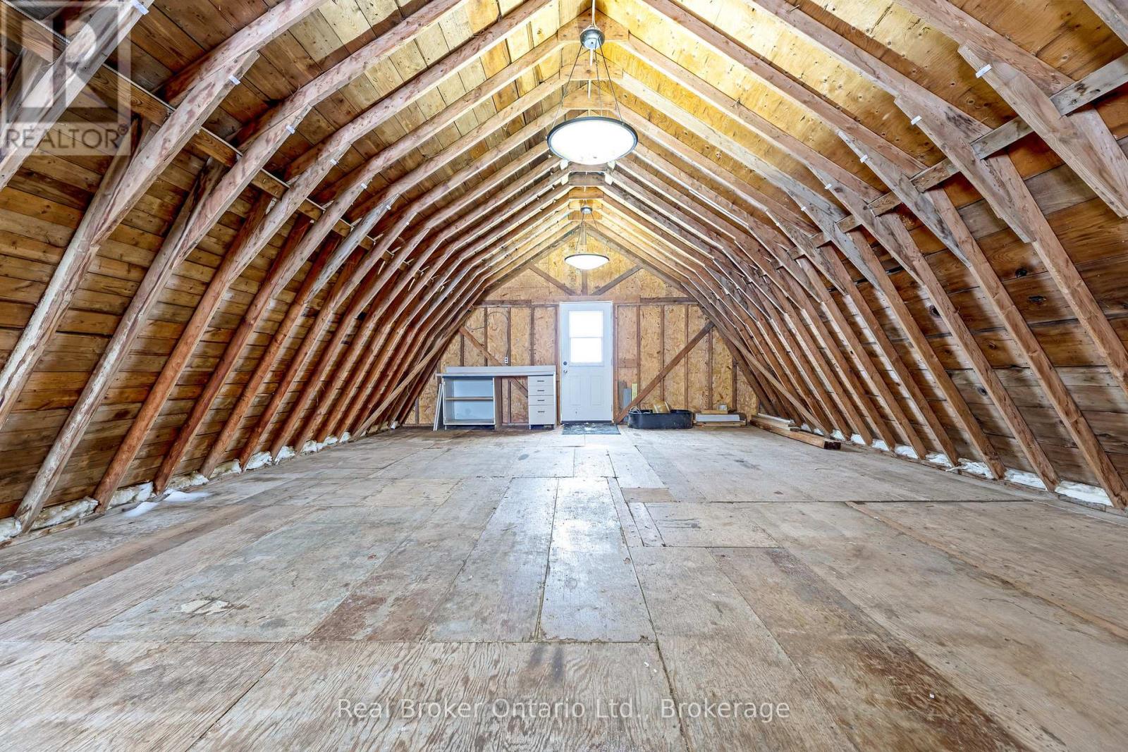 9408 17th Side Road, Erin, Ontario  N0B 1Z0 - Photo 8 - X12089560