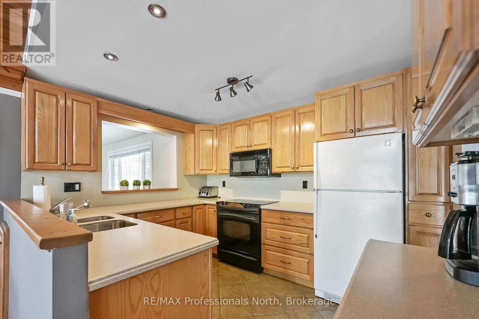 1394 Kushog Lake Road, Algonquin Highlands, Ontario  K0M 1S0 - Photo 24 - X12089749