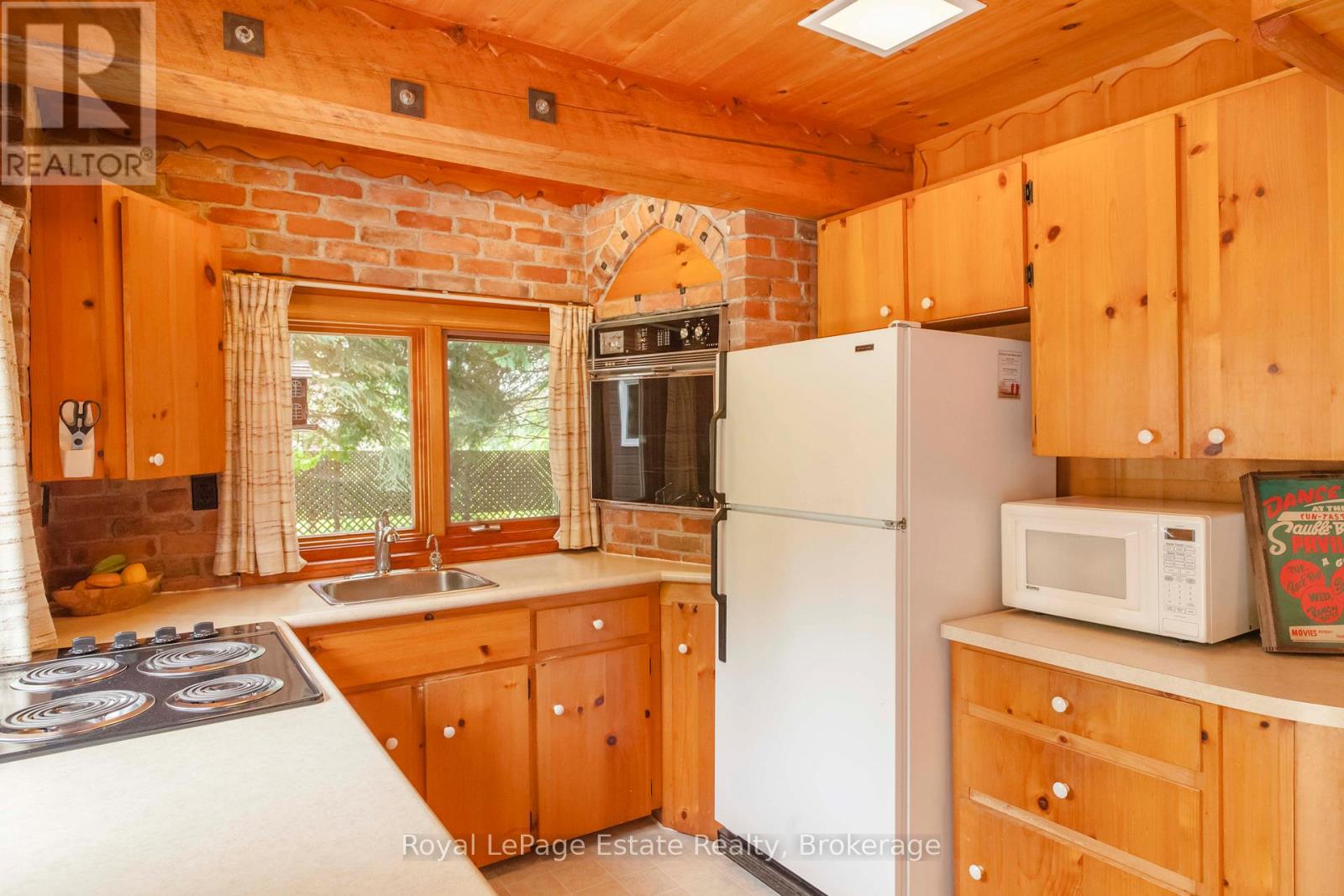 537 Second Avenue N, South Bruce Peninsula, Ontario  N0H 2G0 - Photo 24 - X12090027