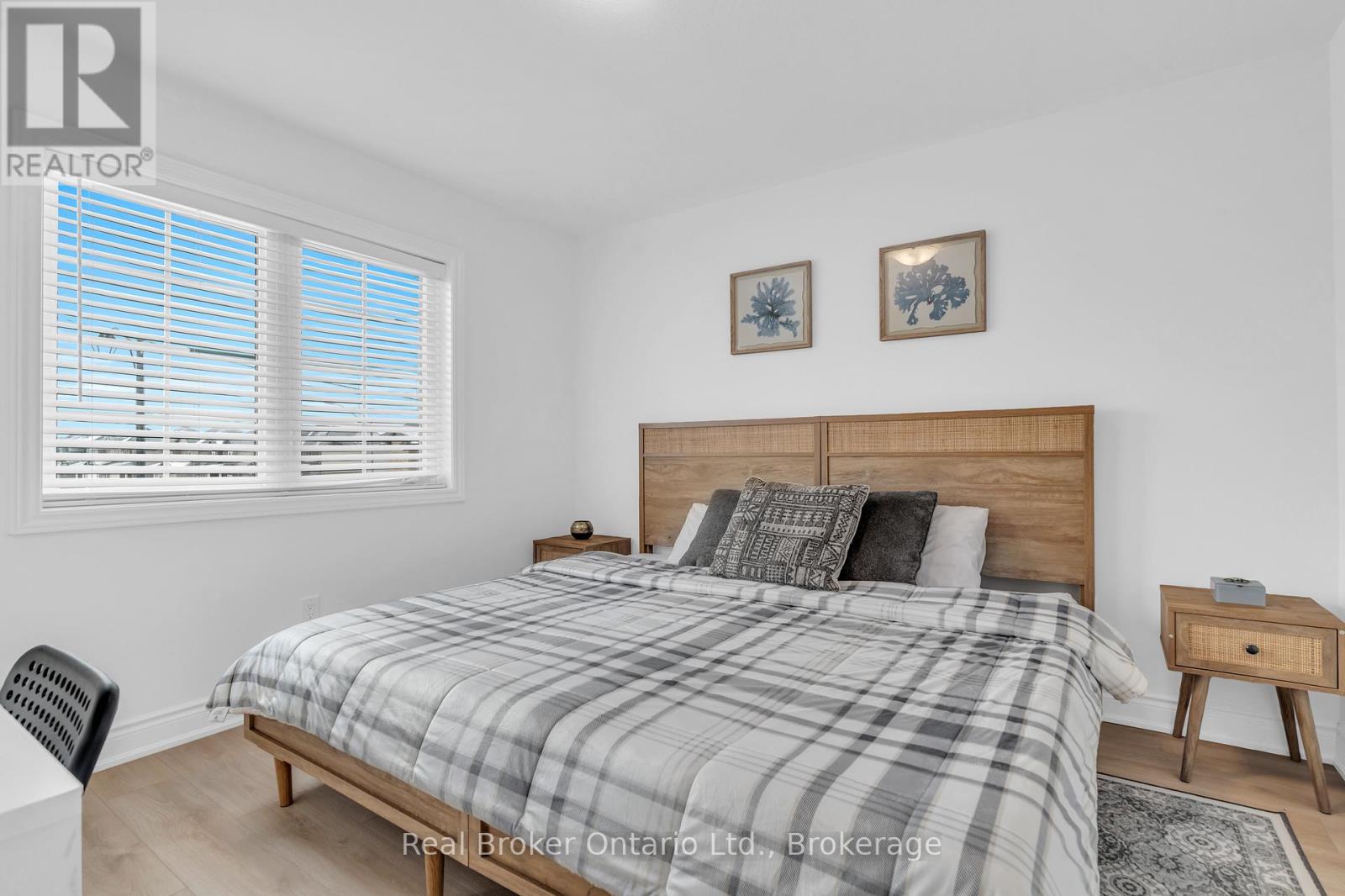 14 Venture Way, Thorold, Ontario  L2V 0G9 - Photo 22 - X12090110