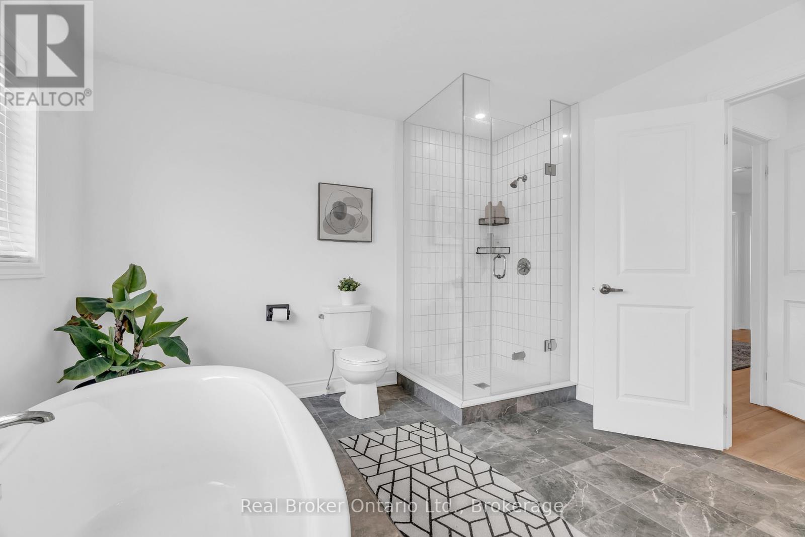 14 Venture Way, Thorold, Ontario  L2V 0G9 - Photo 33 - X12090110