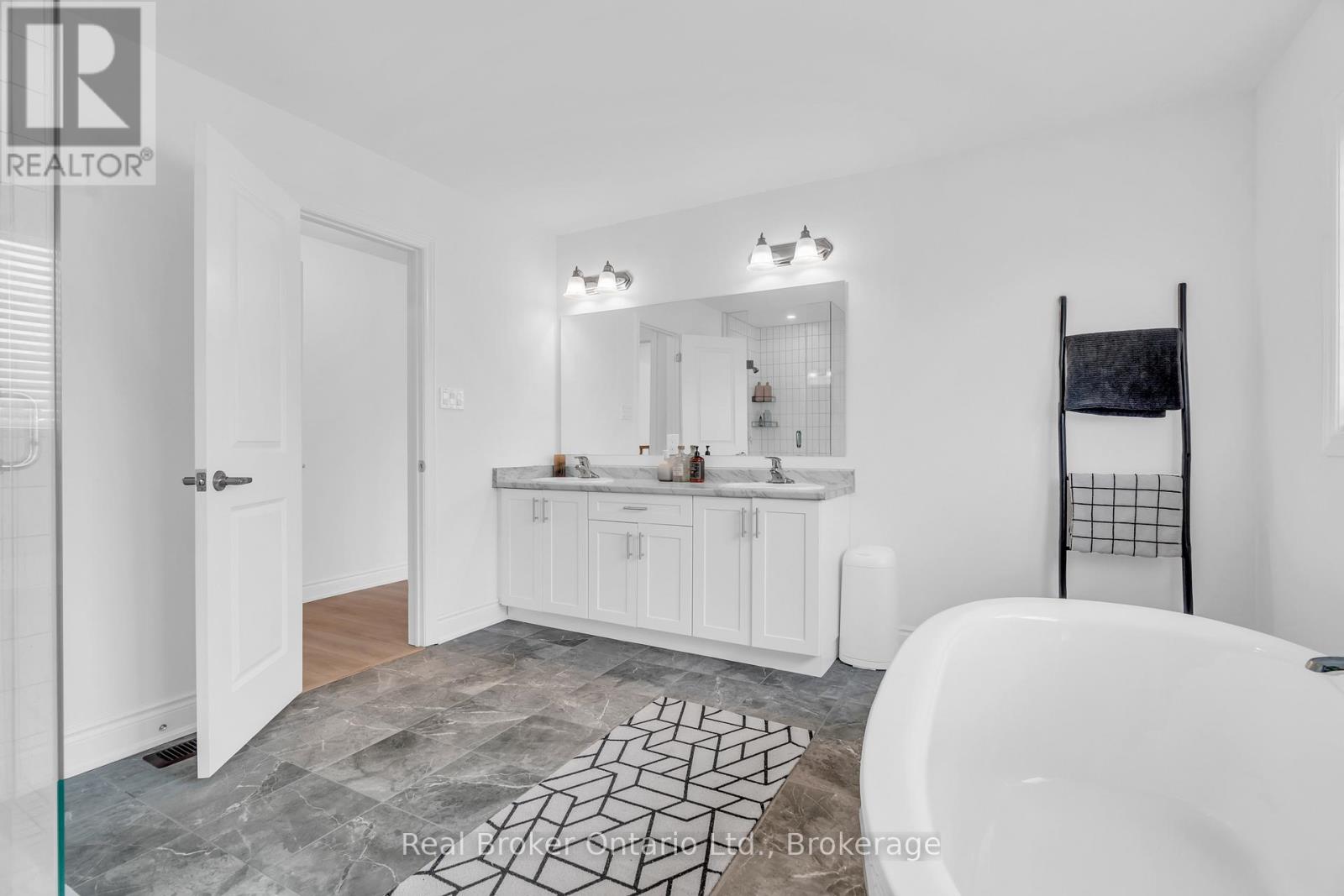 14 Venture Way, Thorold, Ontario  L2V 0G9 - Photo 34 - X12090110
