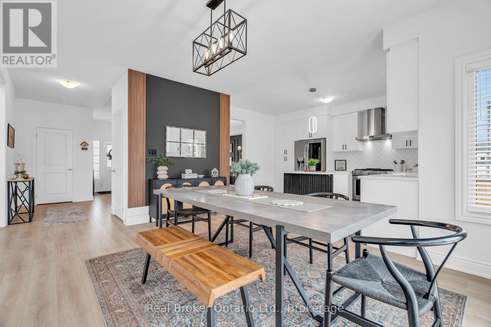 14 Venture Way, Thorold, Ontario  L2V 0G9 - Photo 4 - X12090110