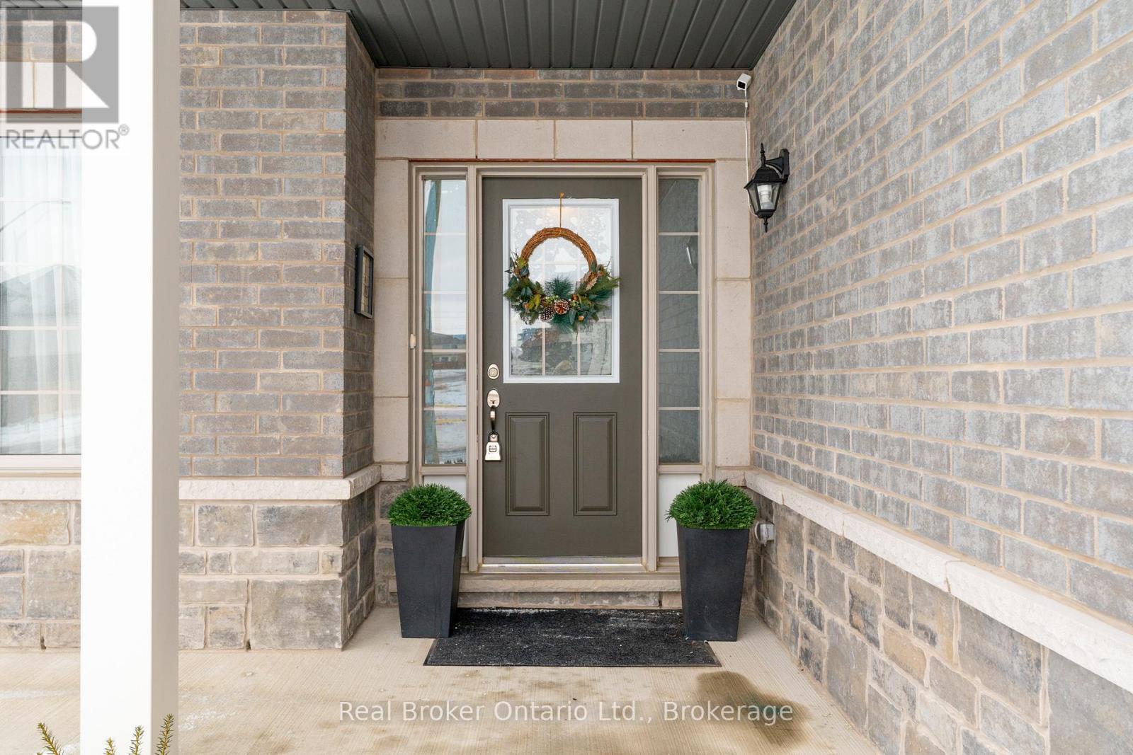 14 Venture Way, Thorold, Ontario  L2V 0G9 - Photo 7 - X12090110