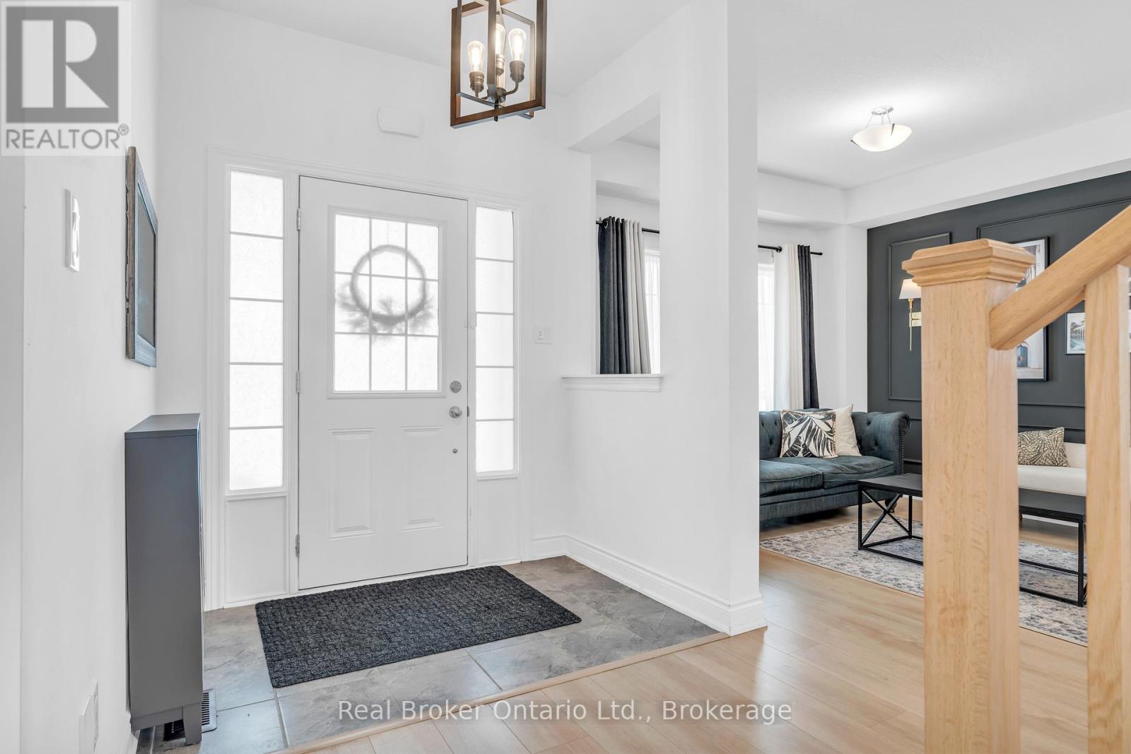 14 Venture Way, Thorold, Ontario  L2V 0G9 - Photo 8 - X12090110