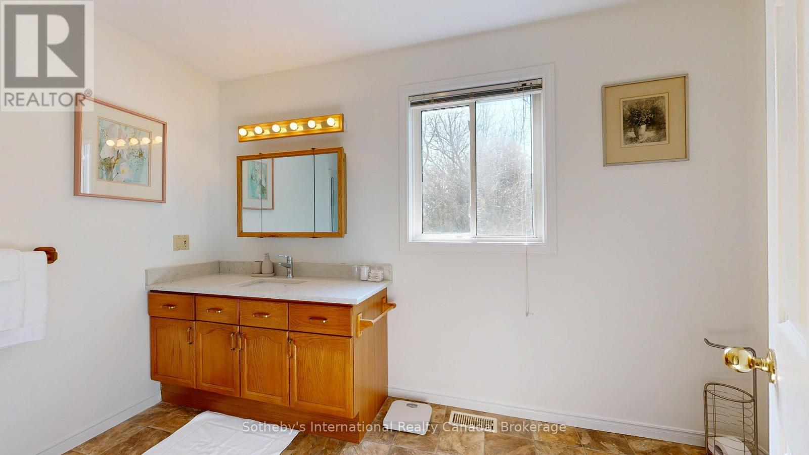 B - 103 Bruce Street S, Blue Mountains, Ontario  N0H 2P0 - Photo 6 - X12090114