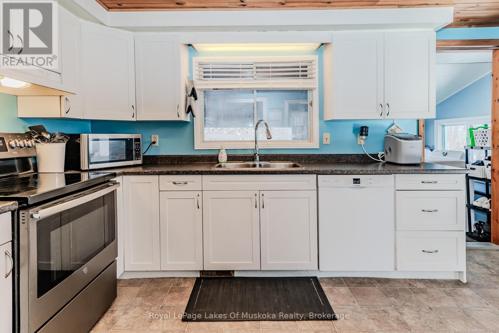 5031 Aspdin Road, Huntsville, Ontario  P0C 1J0 - Photo 17 - X12090213