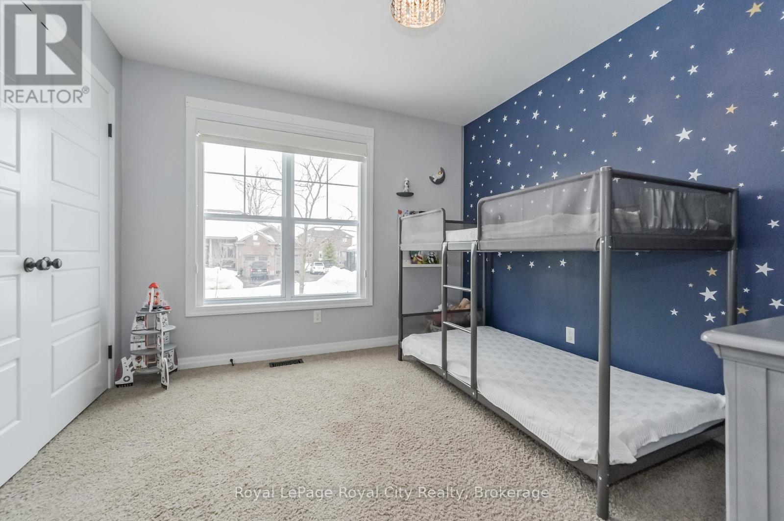 84 Andrews Drive W, Mapleton, Ontario  N0G 1P0 - Photo 15 - X12090229