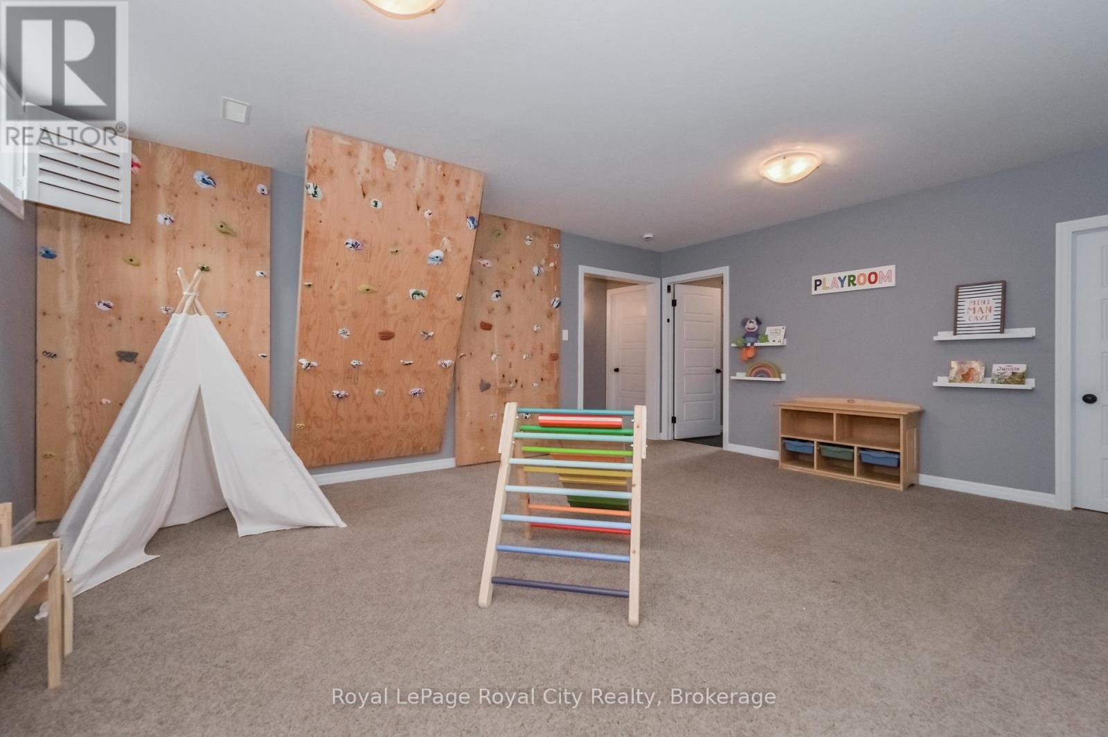 84 Andrews Drive W, Mapleton, Ontario  N0G 1P0 - Photo 20 - X12090229