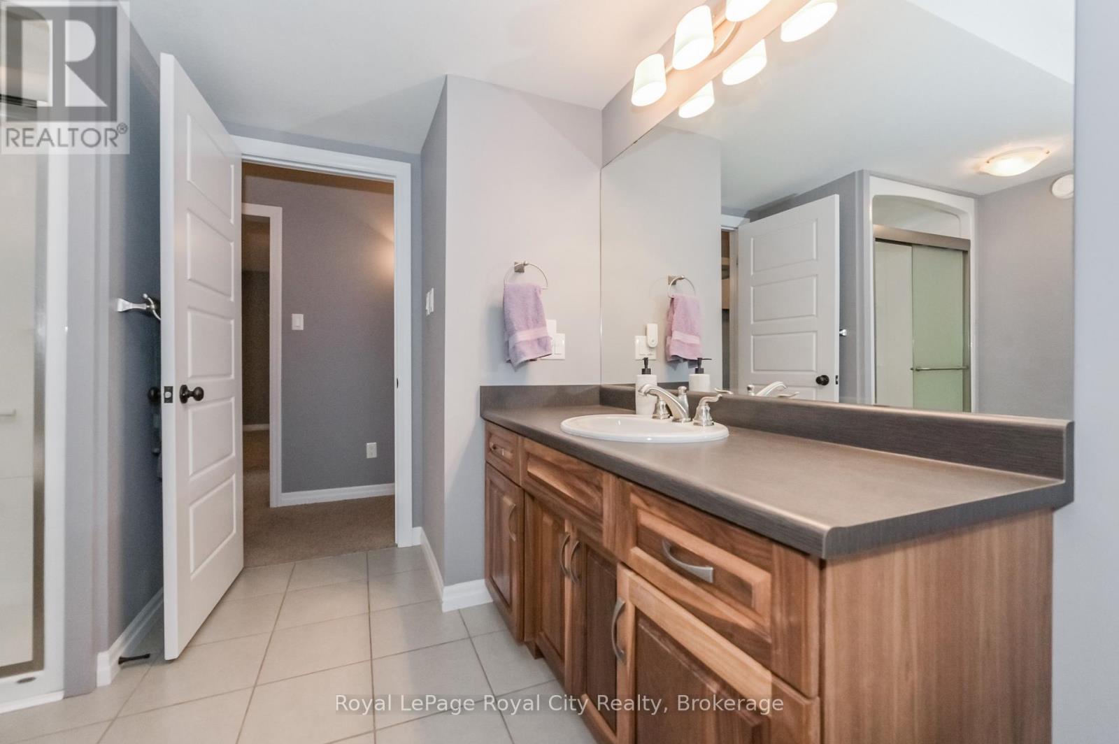 84 Andrews Drive W, Mapleton, Ontario  N0G 1P0 - Photo 23 - X12090229