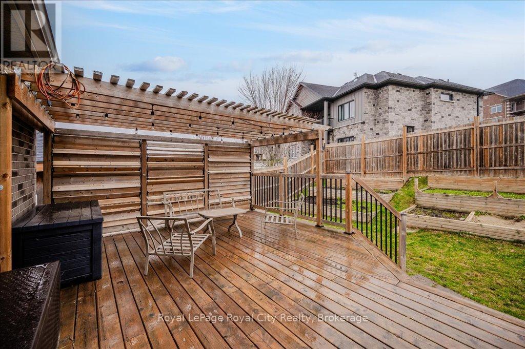 84 Andrews Drive W, Mapleton, Ontario  N0G 1P0 - Photo 30 - X12090229