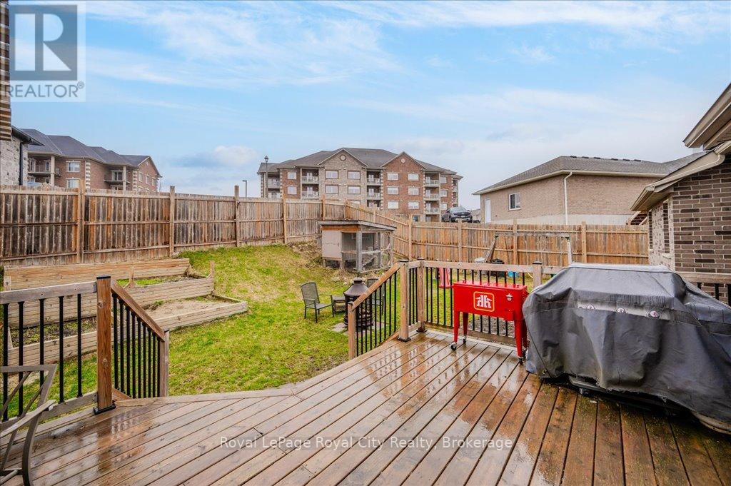 84 Andrews Drive W, Mapleton, Ontario  N0G 1P0 - Photo 31 - X12090229